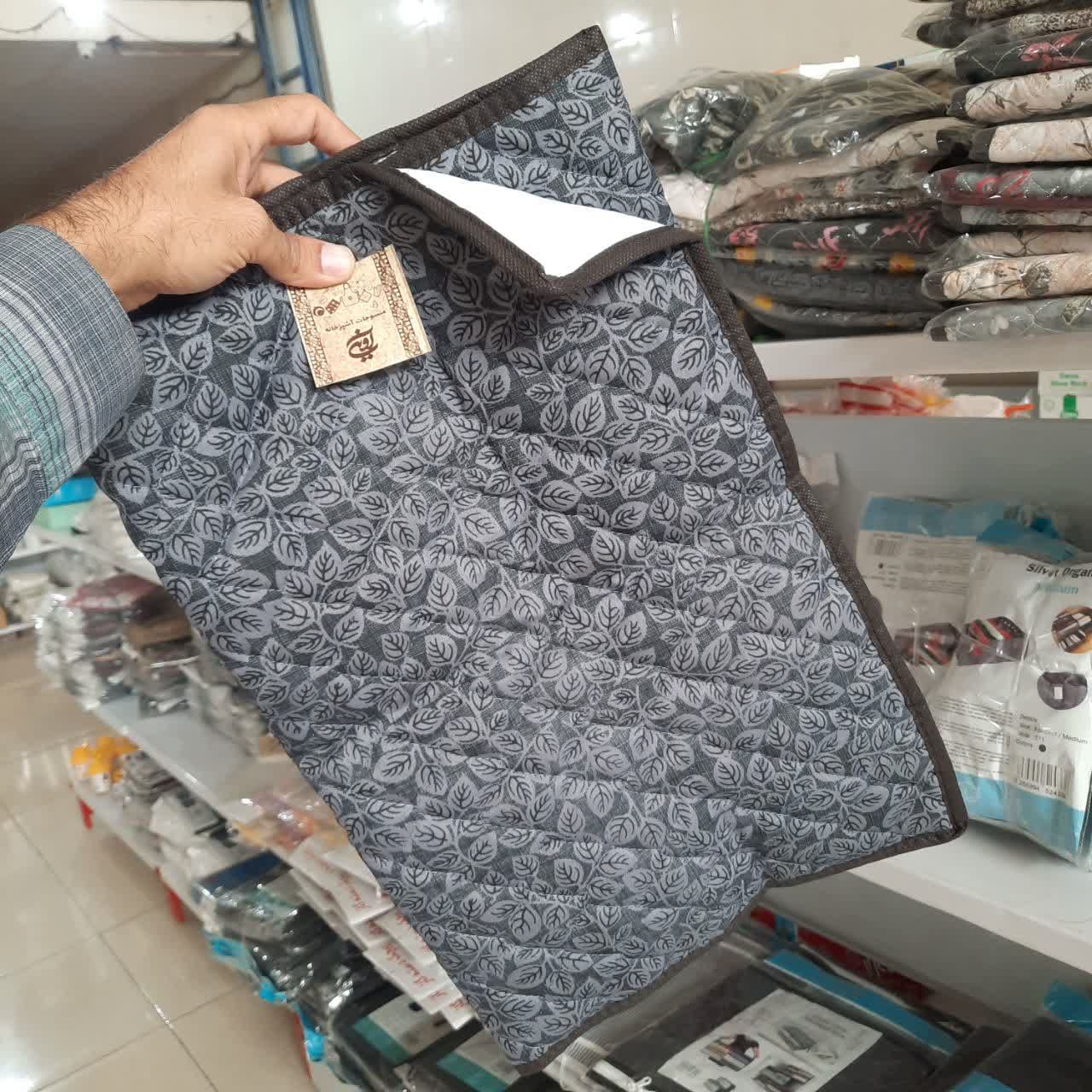 نمگیر پشت سفره آوین ۹۰ در ۵۰